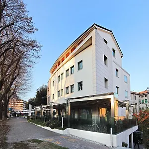 https://postumia-hotel-design.hotelinveneto.com